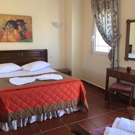 Toulipa Rooms Agia Ermioni Bagian luar foto