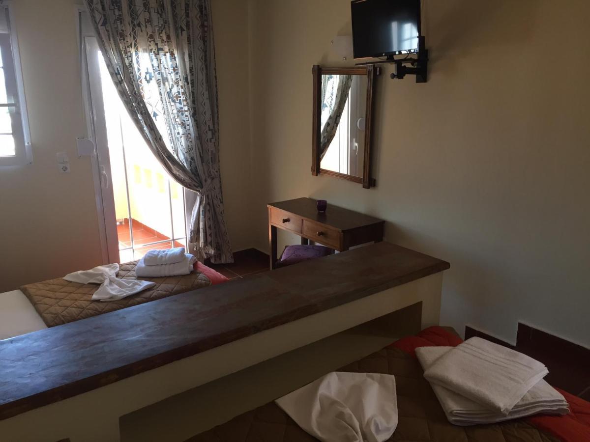 Toulipa Rooms Agia Ermioni Bagian luar foto