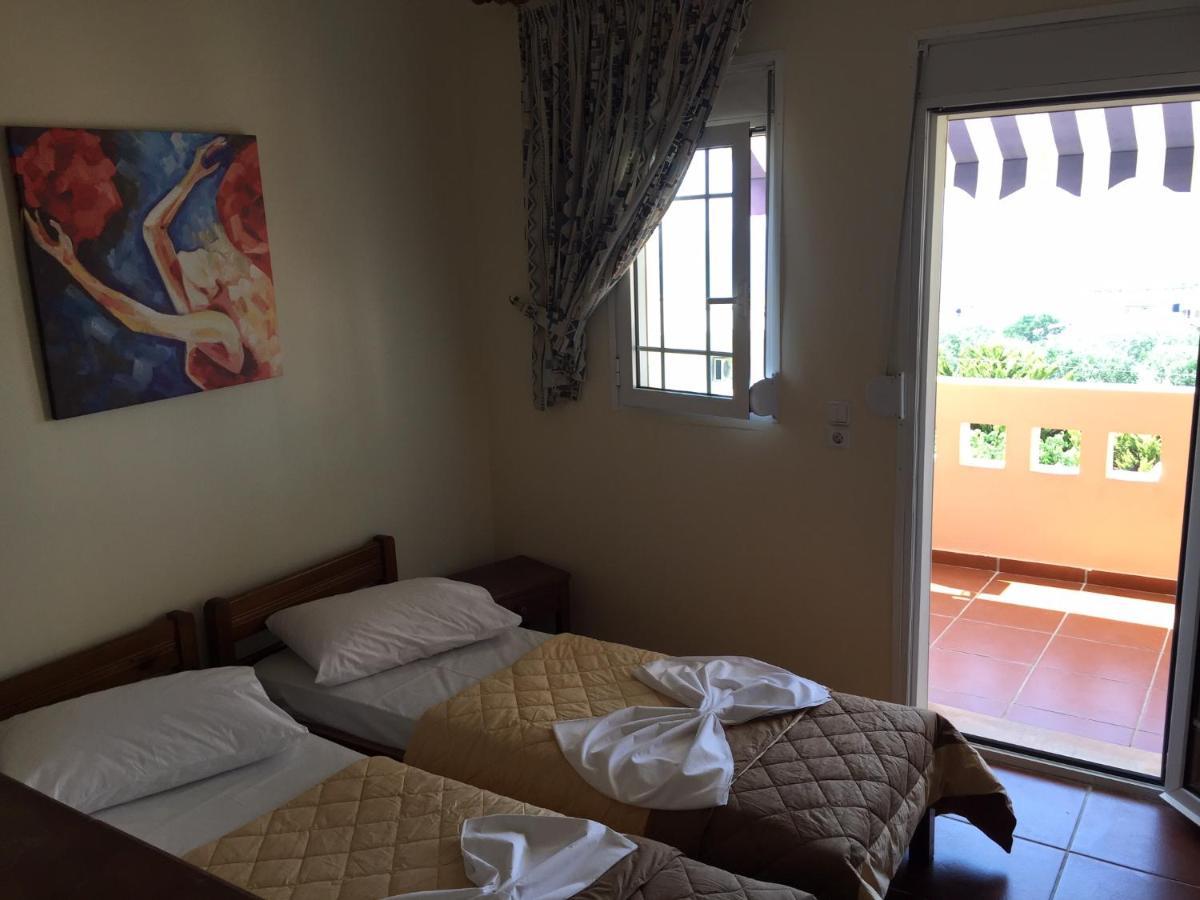 Toulipa Rooms Agia Ermioni Bagian luar foto