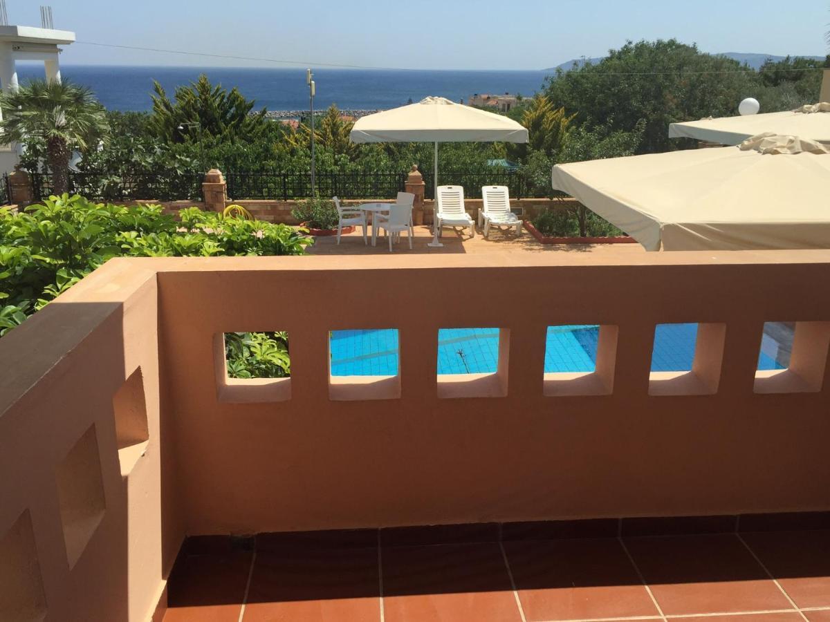 Toulipa Rooms Agia Ermioni Bagian luar foto