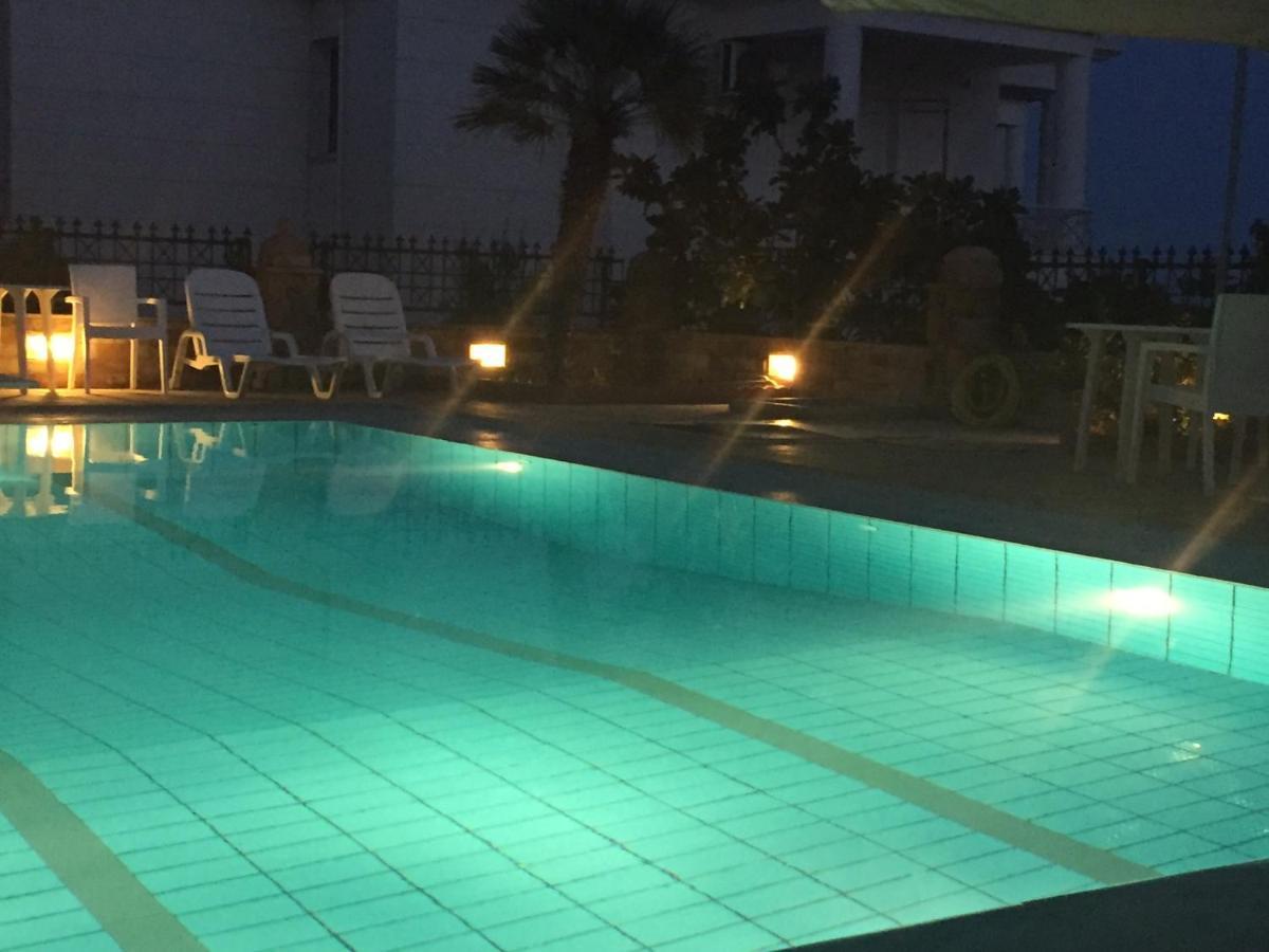 Toulipa Rooms Agia Ermioni Bagian luar foto