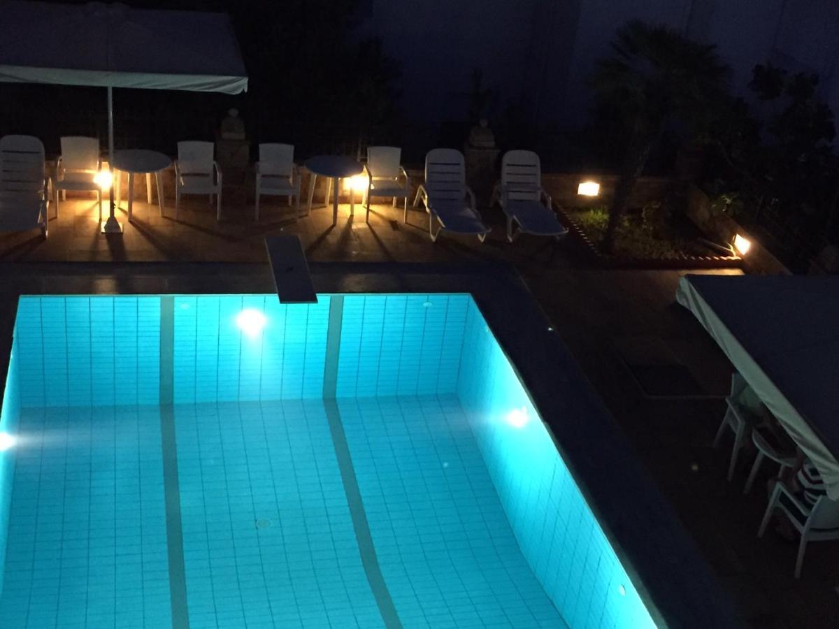 Toulipa Rooms Agia Ermioni Bagian luar foto
