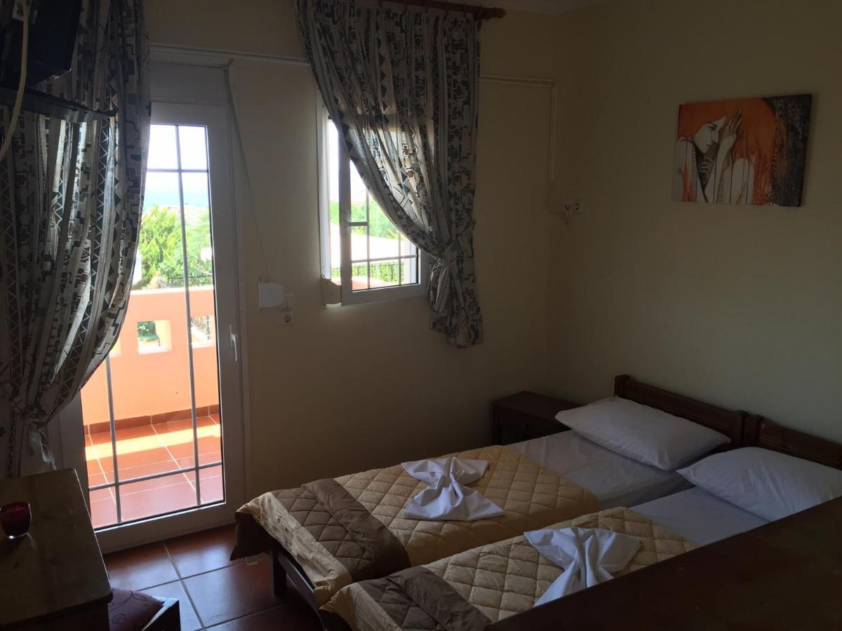 Toulipa Rooms Agia Ermioni Bagian luar foto