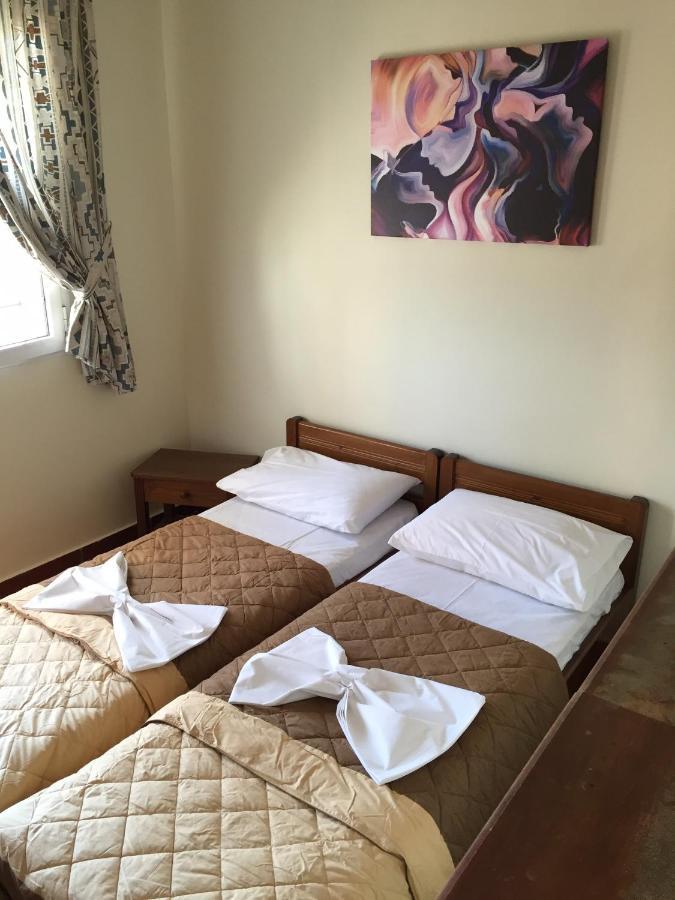 Toulipa Rooms Agia Ermioni Bagian luar foto
