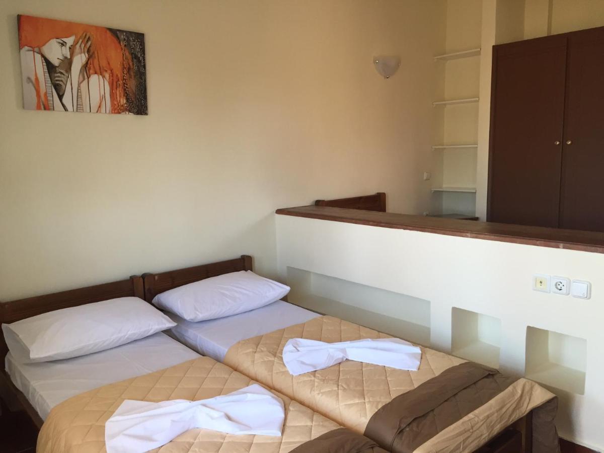 Toulipa Rooms Agia Ermioni Bagian luar foto