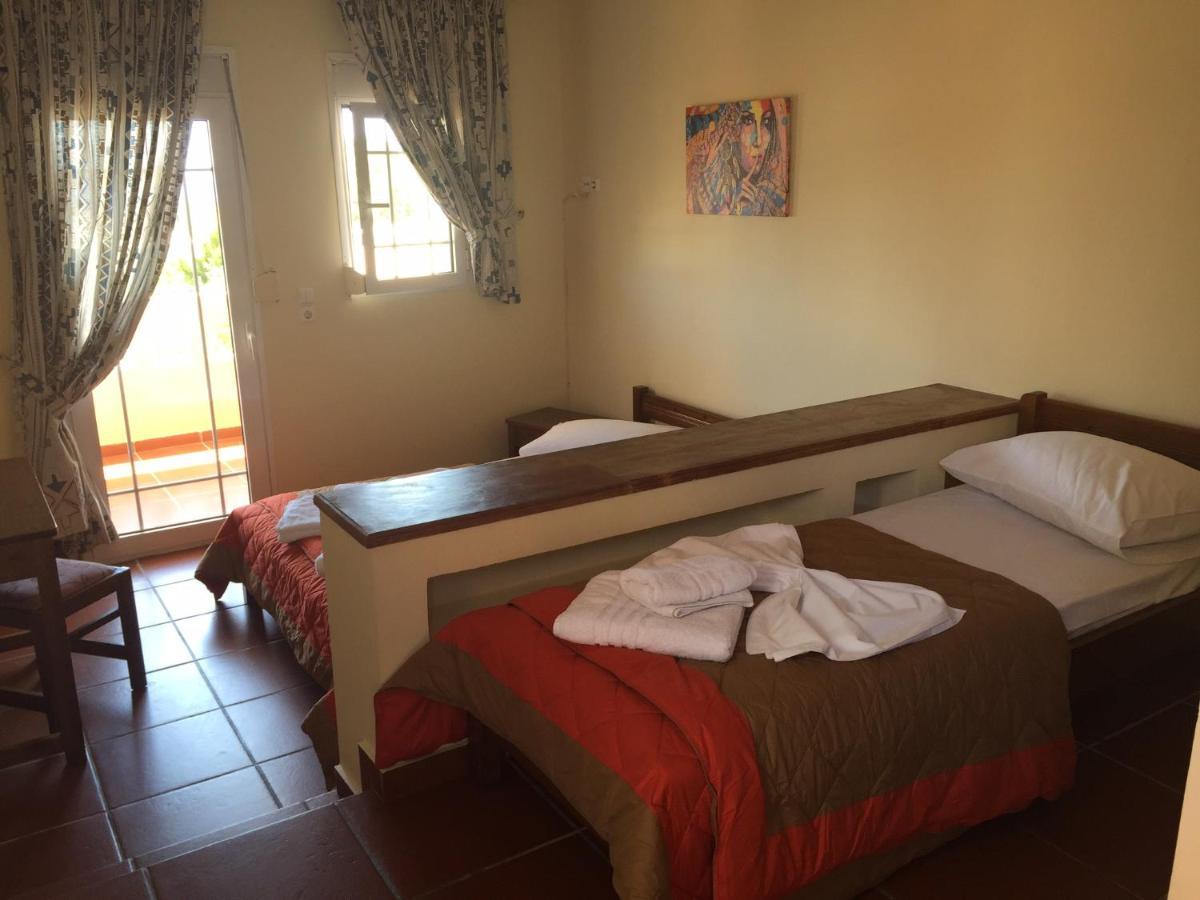 Toulipa Rooms Agia Ermioni Bagian luar foto